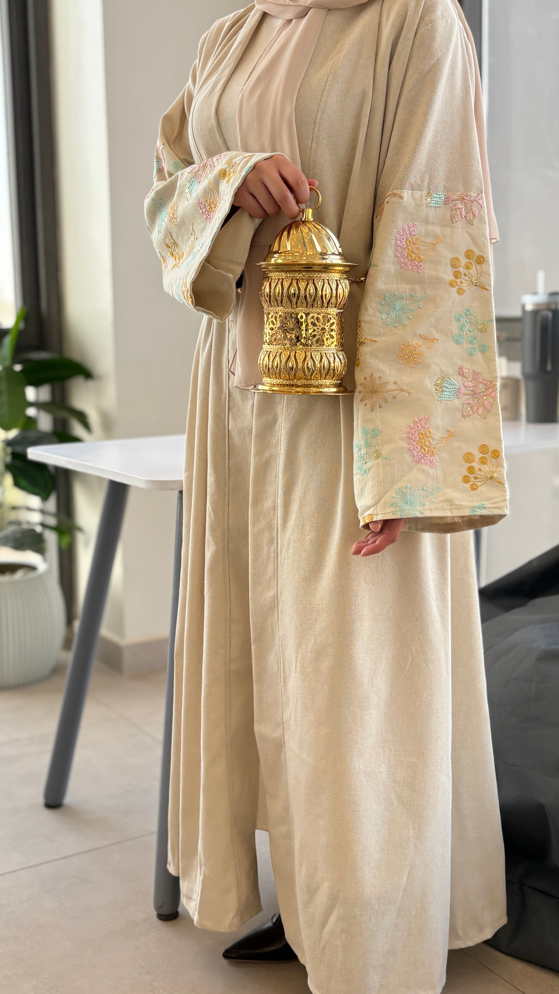 Sandy Abaya